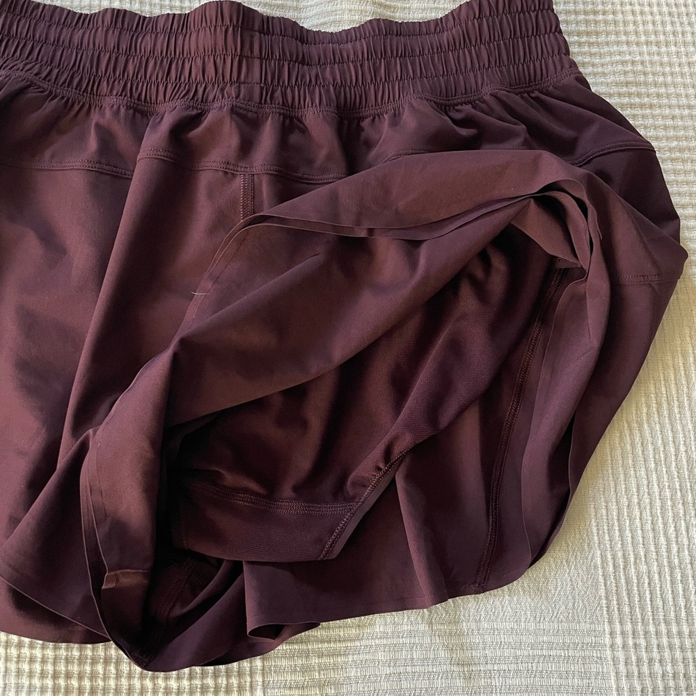 Lululemon Athletica Shake It Out High-Rise Running
Short 2.5" Plum - Picture 6 of 6